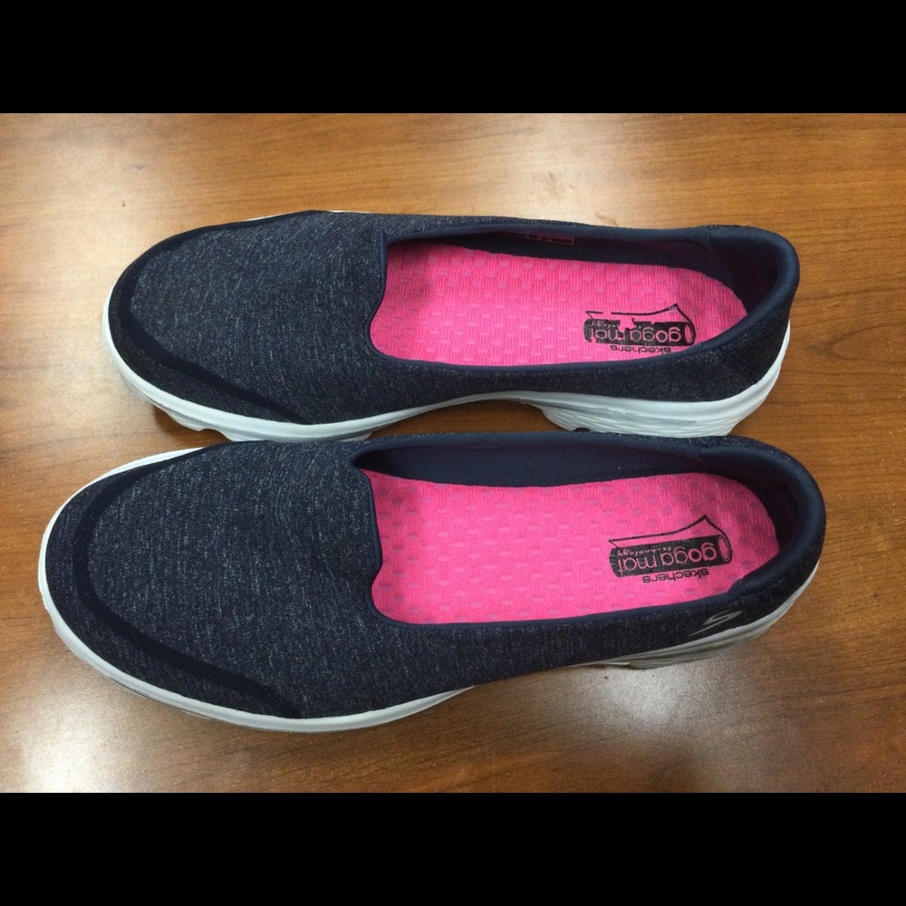 Skechers gogamat slip on shoes size 8